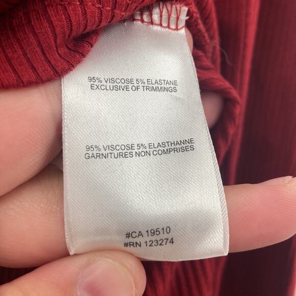 Lolë ribbed red turtleneck - Picture 4 of 5